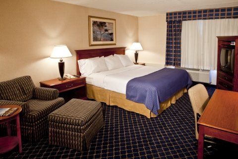 Clarion & Conference Center Hotel 3*