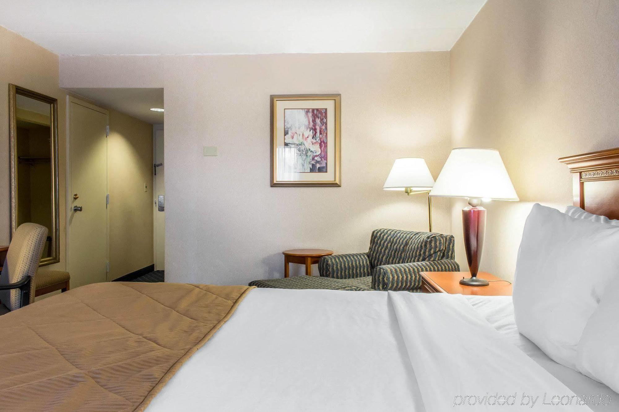 Hotel Clarion & Conference Center